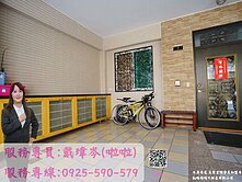 楠梓高大特區稀有釋出｜屋況好免整理社區型車庫透天