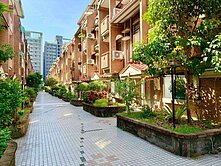 新平國小旁別墅｜土地30坪｜車庫大面寬6米可停四車