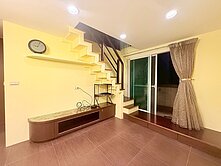 礁溪轉運站4房挑高樓中樓溫泉宅~台灣房屋小豬