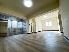 信義國小/近雙捷運/華廈大三房/可隔4房/三面採光