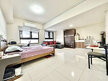 都會公園｜華雄愛樂｜面寬挑高金樓店｜適文教銀行業