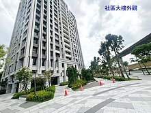 651~買房賣房找麗姐@水岸第一排景觀2房平面車位