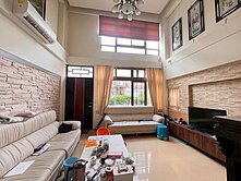 專任｜薇閣中學旁｜44坪大地坪邊間雙車別墅