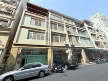 六合夜市.52坪大地坪.前後臨路透天~商三用地