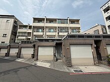 永康大灣自強路！傳統5房車墅大地坪31屋況好