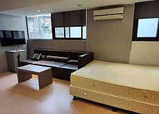 65中山捷運*華山文創*邊間美套房