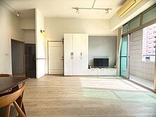 巨蛋商圈邊間精美三房車位