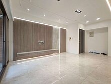 💎環遊世界精美四房+車位☎小巢榮華店