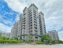 逢甲商圈大鵬新城三房平車樹梢户