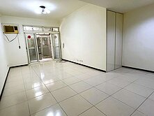 七張捷運一樓~門前好停車