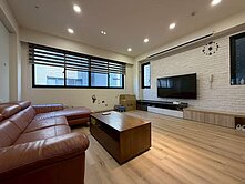 岡山國中旁|高質感4房車墅|近樂購.捷運火車站