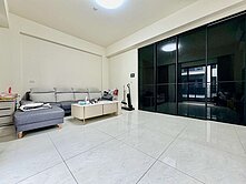 國道一號🌭2年輕屋齡🌭雙車電梯別墅