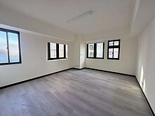 東區74旁馬卡龍公園三房平車室內50 坪｜邊間三面