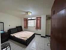 向上市場一樓華廈