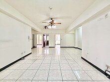 美術館｜室內３４坪大三房＋車位｜入門玄關、前後陽台