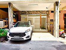 R4小港機場/二苓漢民商圈翻新面寬一樓公寓~8米街