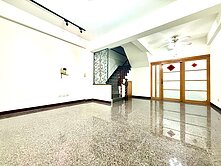 安順國小近公園中庭車墅