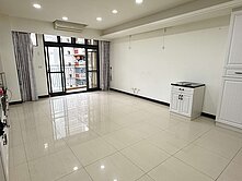 ❄️Selina❄️華夏金城高樓四房平車/清大商圈