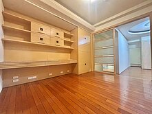 近中國醫商圈🔥大空間+露台大４房💥雙主臥平車