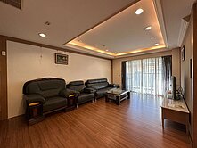 三多/光華夜市★優質超大四房+雙平車