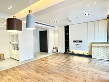 獨家稀有【權美】☘️黎明商圈☘️3改2房精裝戶☘️