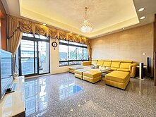 萬坪基地社區｜六米大面寬｜雙車位｜四層美別墅