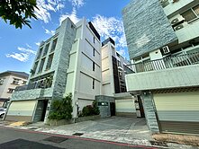 北區漢口商圈｜近賴厝國小｜大面寬五房雙車電梯別墅