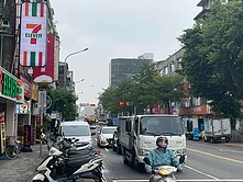 近圓山捷運邊間三樓