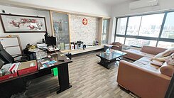 瑞隆商圈籬仔內輕軌站邊間採光3房+平面車位 