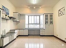 誠售開價實在🔥『專』近台南高工三面採光三房🔥