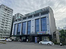 安平區近亞果《新灣V1》大地坪大面寬電梯透天店面
