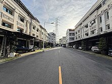 八卦寮皇家美墅13全新未住傳統格區雙車美墅