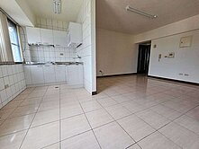 大降價!崑山國小路面三房平車電寓668萬