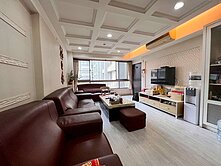 A9三井商圈〈闊然居〉近扶輪公園四房車