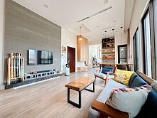 文七商圈｜一層一戶四面採光挑高美式風格大空間