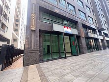 挑高6米+大面寬三角窗店面+平面車位