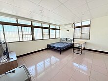  育達高中金雞母透天