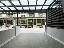 東區忠孝北街星巴克旁別墅