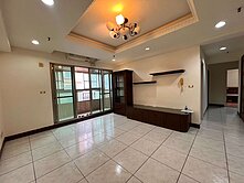 大樓31-傑座左營巨蛋華夏商圈大四房平車		