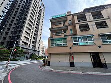 英明二聖三多商圈/超大坪數優質車庫透天