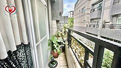 網美打卡公園旁花園別墅