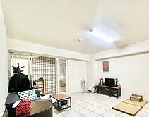  專任/南屯黎明商圈/大2房+平車/稀有釋出