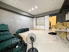 東方悅-面河岸質感大面寬店面