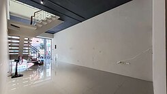 鳳山國中/大東捷運站/光遠路上熱鬧有市店面