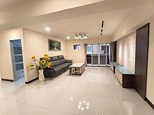 大豐二路翻新四房漂亮大樓