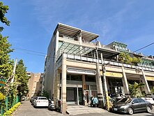 黎明國小旁住商兩用店住