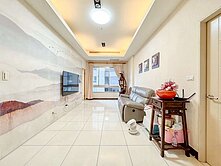 北大特區遠雄大學風呂採光三房+平面車位