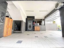 幸福墅-近土庫商圈稀有大面寬可停三車墅