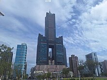 亞灣區85大樓精典美套房 