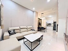 瑞隆商圈│近輕軌│正街翻新騎樓透天